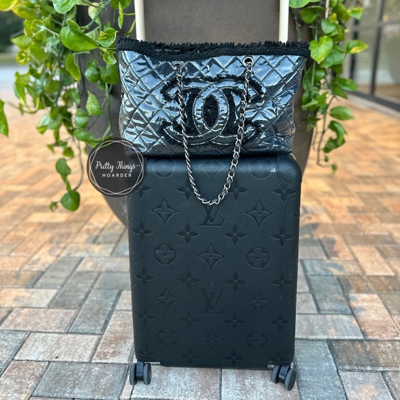 CHANEL Tweed Tote Bag - Picture 3 of 16